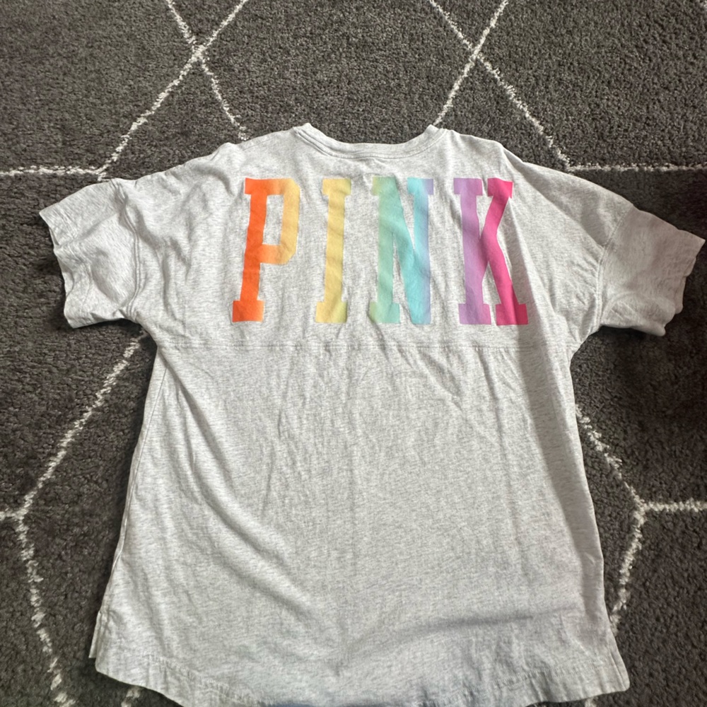 Pink shirt size fits like medium only wore once